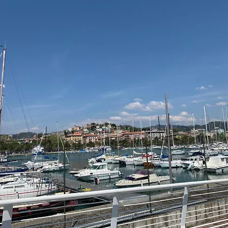 Linda - 5 Terre Near The Station Lägenhet