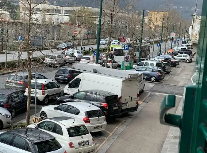 Linda - 5 Terre Near The Station