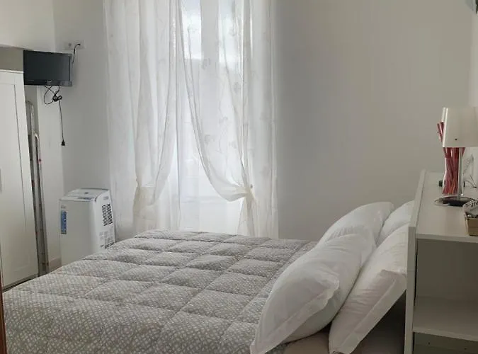 Linda - 5 Terre Near The Station Apartment La Spezia