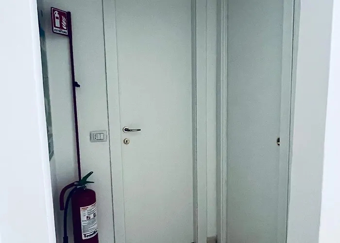 Linda - 5 Terre Near The Station Apartment *