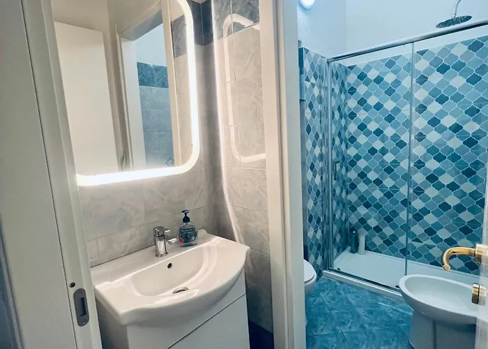 Linda - 5 Terre Near The Station Apartment *